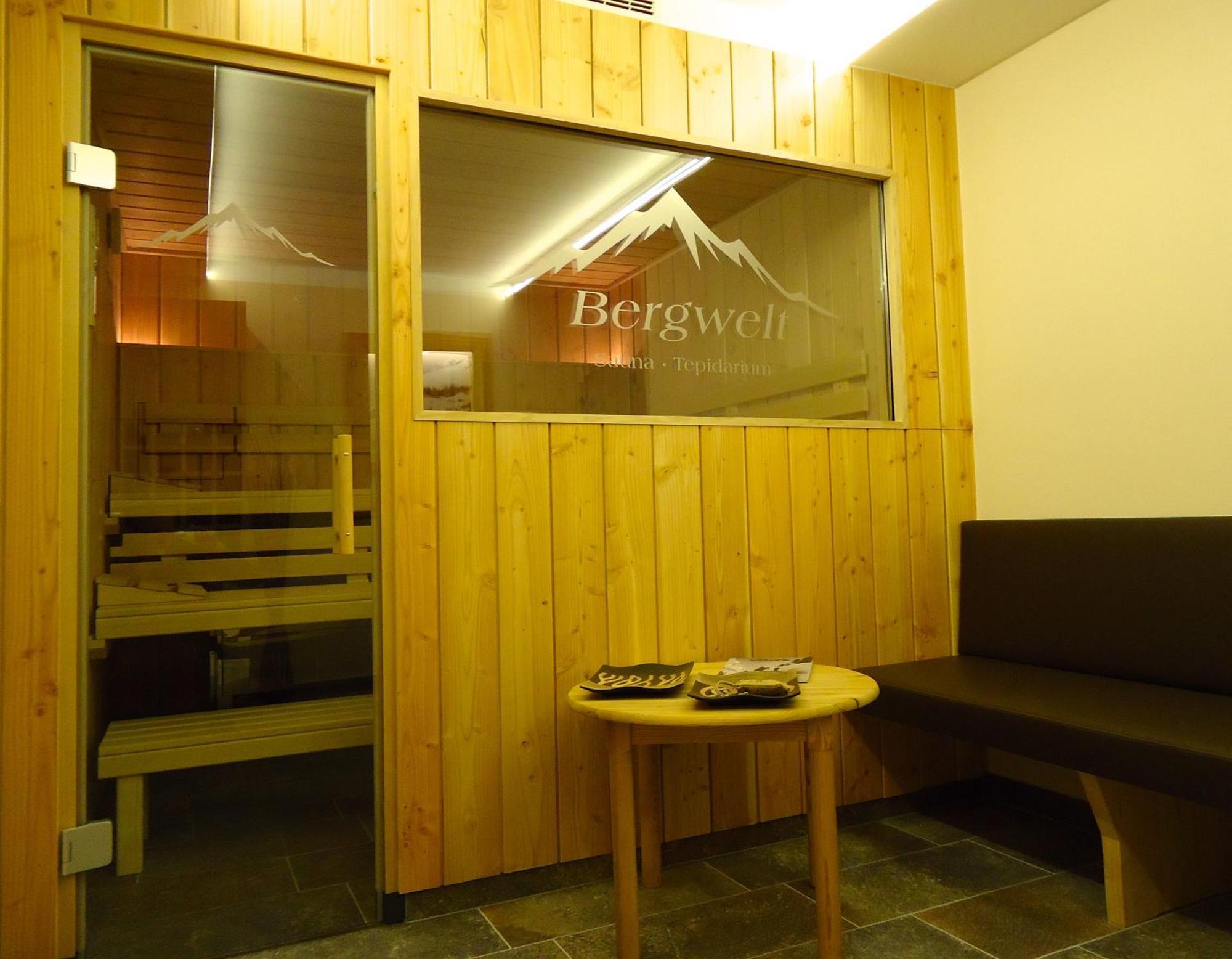 Haus Bergwelt - Appartements เลคอัมอาร์ลแบร์ก ภายนอก รูปภาพ